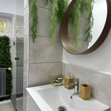 Zen Downtown Apartament *